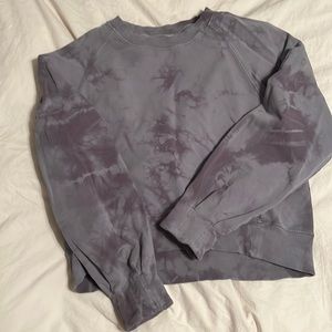 Lightweight Lululemon sweatshirt